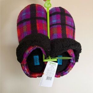 NWT Crocs Plaid Slippers